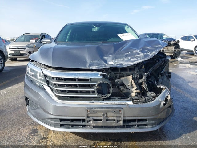 Продаж на аукціоні авто 2020 Volkswagen Passat 2.0t Se, vin: 1VWSA7A35LC015780, номер лоту: 44415336