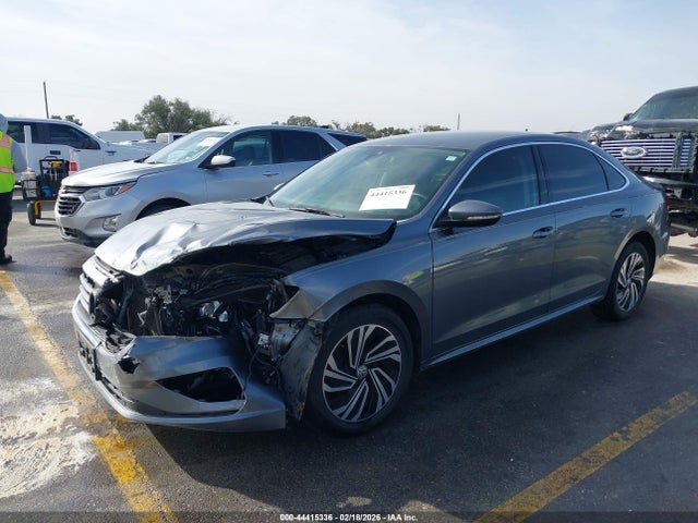 Продаж на аукціоні авто 2020 Volkswagen Passat 2.0t Se, vin: 1VWSA7A35LC015780, номер лоту: 44415336