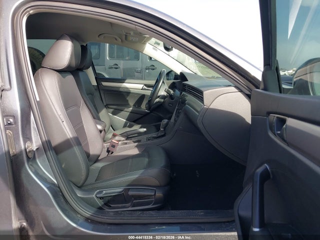 Продаж на аукціоні авто 2020 Volkswagen Passat 2.0t Se, vin: 1VWSA7A35LC015780, номер лоту: 44415336