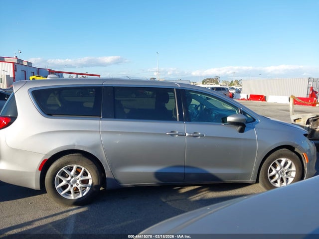 2C4RC1DG4HR741300 Chrysler Pacifica Touring