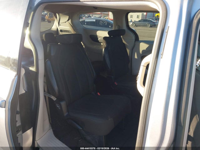 2C4RC1DG4HR741300 Chrysler Pacifica Touring
