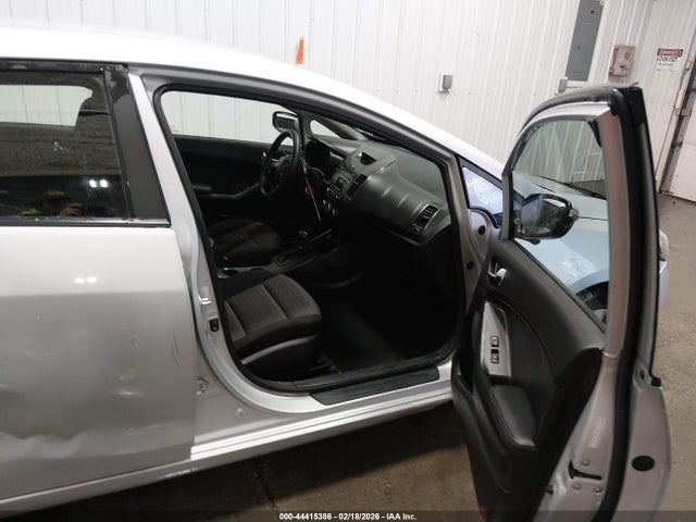 KNAFK5A80G5636952 KIA FORTE LX