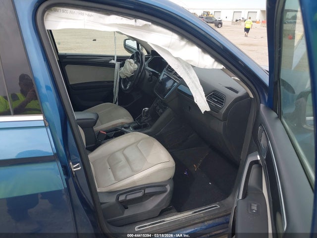 2018 Volkswagen Tiguan 2.0t Sel Premium მანქანა იყიდება აუქციონზე, vin: 3VV4B7AX4JM012040, აუქციონის ნომერი: 44415394