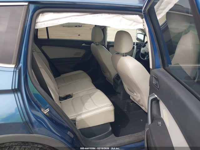2018 Volkswagen Tiguan 2.0t Sel Premium მანქანა იყიდება აუქციონზე, vin: 3VV4B7AX4JM012040, აუქციონის ნომერი: 44415394