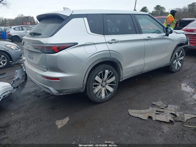 2025 MITSUBISHI OUTLANDER JA4J4VA84SZ024403 Photo 3