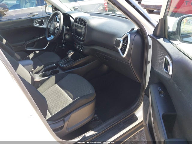 KNDJ23AU5P7875710 KIA SOUL LX