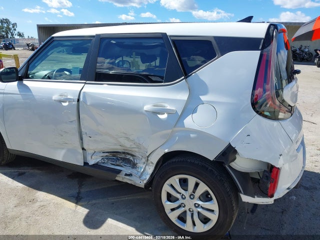 KNDJ23AU5P7875710 KIA SOUL LX