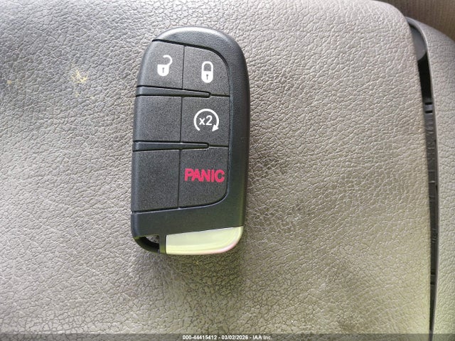 44415412 :رقم المزاد ، 1C3CCCAB8FN723360 vin ، 2015 Chrysler 200 Limited مزاد بيع