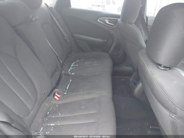 44415412 :رقم المزاد ، 1C3CCCAB8FN723360 vin ، 2015 Chrysler 200 Limited مزاد بيع