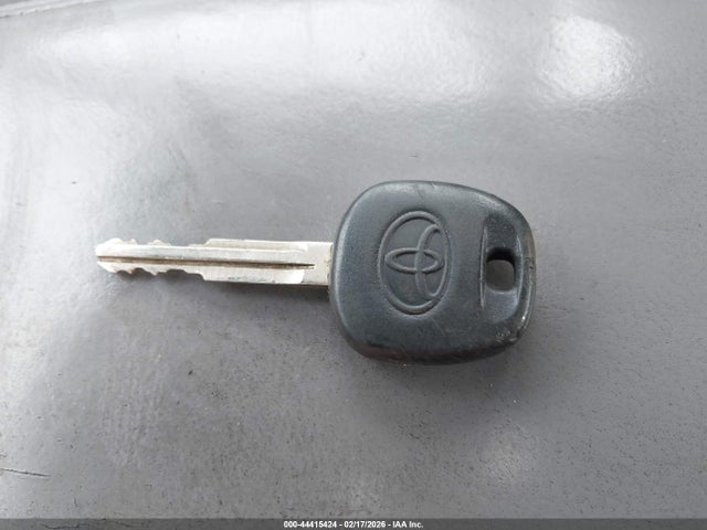 2002 Toyota Camry Xle V6 მანქანა იყიდება აუქციონზე, vin: 4T1BF30K52U001081, აუქციონის ნომერი: 44415424