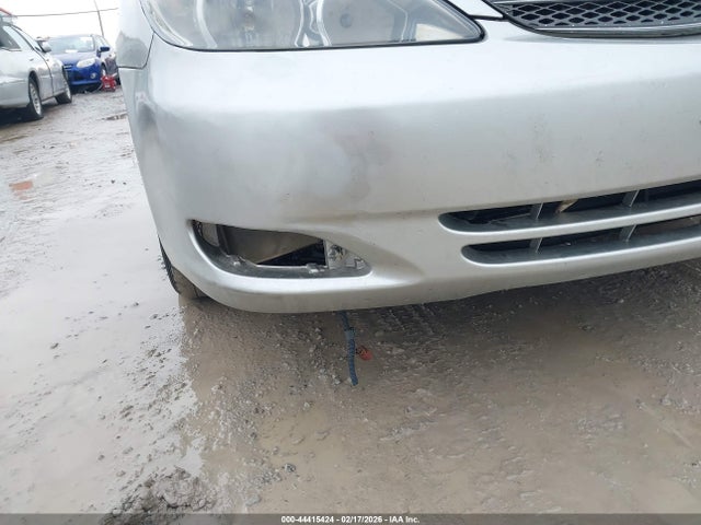 2002 Toyota Camry Xle V6 მანქანა იყიდება აუქციონზე, vin: 4T1BF30K52U001081, აუქციონის ნომერი: 44415424