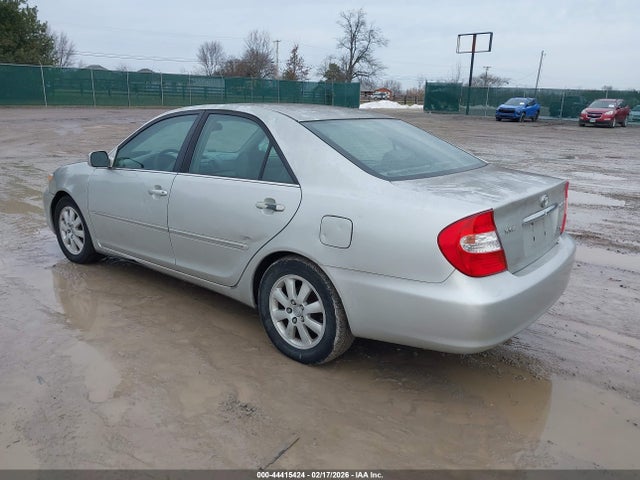 2002 Toyota Camry Xle V6 მანქანა იყიდება აუქციონზე, vin: 4T1BF30K52U001081, აუქციონის ნომერი: 44415424