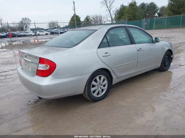 2002 Toyota Camry Xle V6 მანქანა იყიდება აუქციონზე, vin: 4T1BF30K52U001081, აუქციონის ნომერი: 44415424