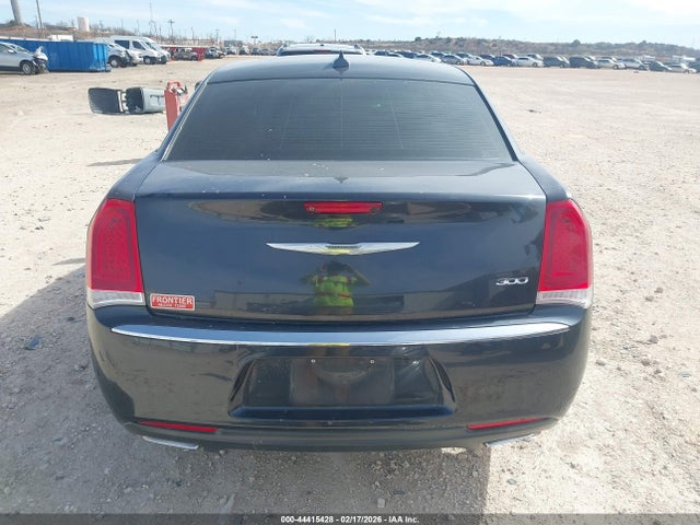 Chrysler 300 Limited 2015 2C3CCAAG3FH929758 Image 16