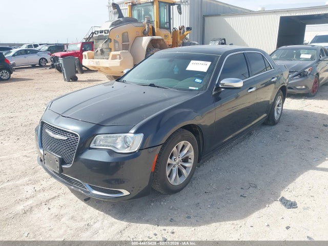 Chrysler 300 Limited 2015 2C3CCAAG3FH929758 Image 2