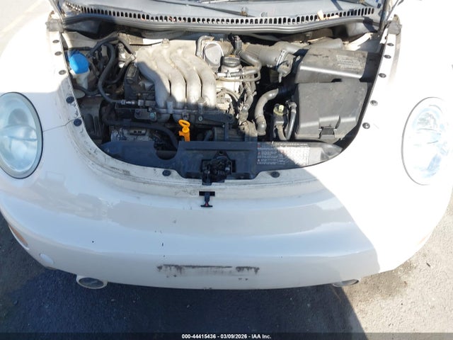 44415436 :رقم المزاد ، 3VWCM31Y85M318277 vin ، 2005 Volkswagen New Beetle Gls مزاد بيع