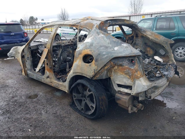 2017 MASERATI LEVANTE ZN661XUL5HX212396 Photo 2