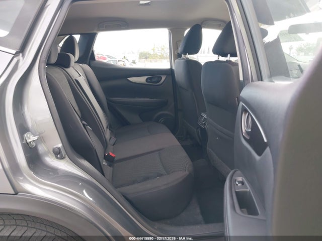 JN1BJ1CP5JW187046 Nissan Rogue Sport S