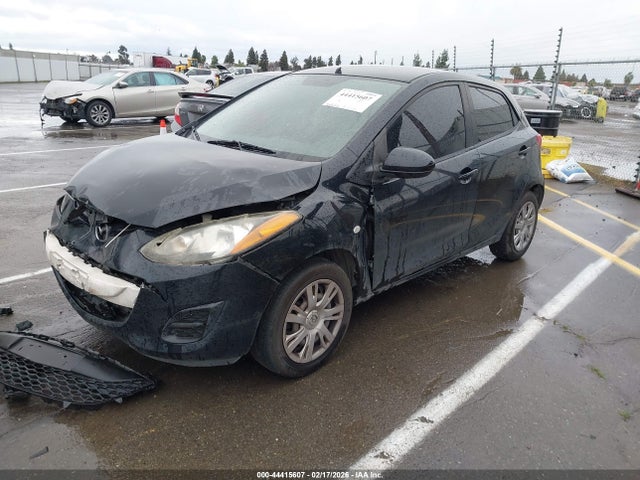 Mazda Mazda2 Sport 2014 JM1DE1KZ5E0185755 Image 2
