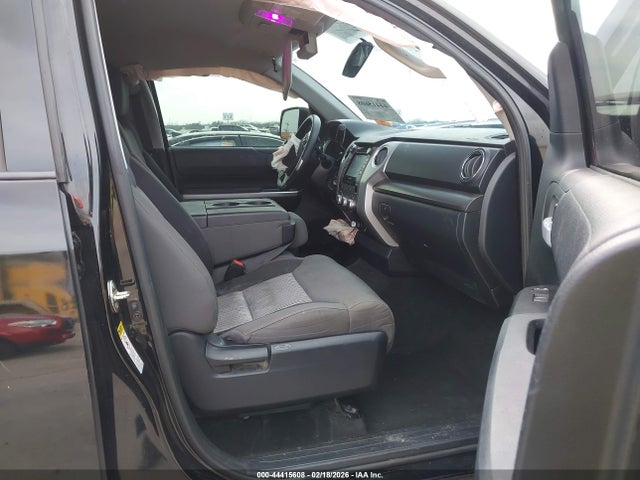 5TFEM5F13HX111586 Toyota Tundra Sr5 4.6l V8