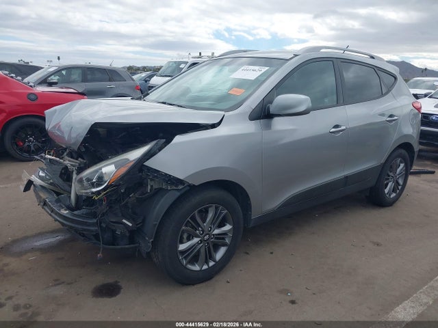 KM8JUCAG6FU068371 Hyundai TUCSON SE