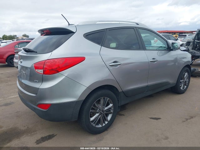 KM8JUCAG6FU068371 Hyundai TUCSON SE