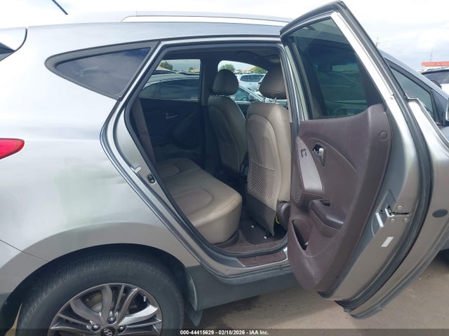 KM8JUCAG6FU068371 Hyundai TUCSON SE