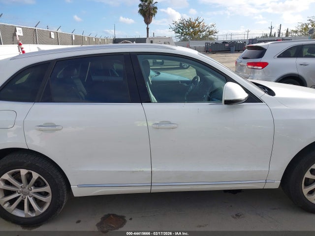 WA1C2AFP9GA131816 Audi Q5 2.0t Premium
