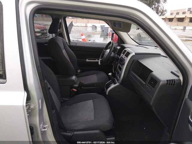 2008 JEEP PATRIOT 1J8FT28028D676190 Photo 4