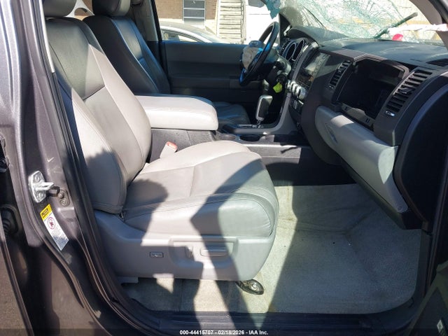 2011 TOYOTA SEQUOIA 5TDJW5G11BS046144 Photo 4