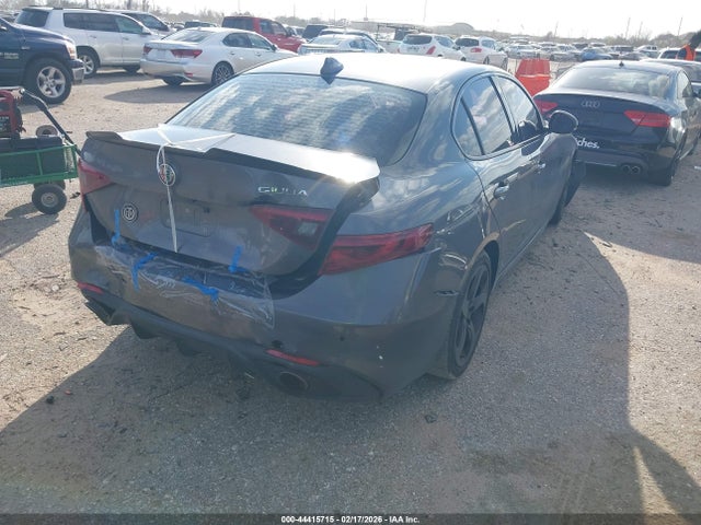 2017 ALFA ROMEO GIULIA ZARFAEBN2H7555960 Photo 3