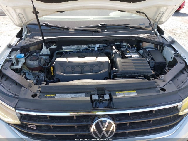 2022 Volkswagen Tiguan 2.0t Se R-line Black მანქანა იყიდება აუქციონზე, vin: 3VV8B7AX6NM151609, აუქციონის ნომერი: 44415728
