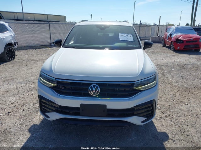 2022 Volkswagen Tiguan 2.0t Se R-line Black მანქანა იყიდება აუქციონზე, vin: 3VV8B7AX6NM151609, აუქციონის ნომერი: 44415728