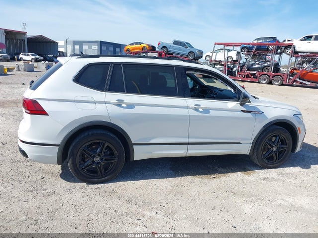 2022 Volkswagen Tiguan 2.0t Se R-line Black მანქანა იყიდება აუქციონზე, vin: 3VV8B7AX6NM151609, აუქციონის ნომერი: 44415728