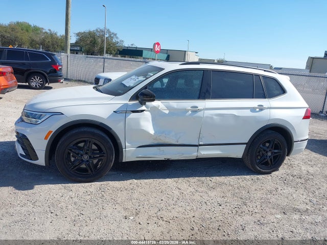 2022 Volkswagen Tiguan 2.0t Se R-line Black მანქანა იყიდება აუქციონზე, vin: 3VV8B7AX6NM151609, აუქციონის ნომერი: 44415728