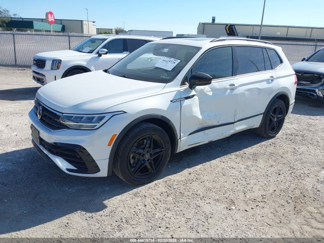2022 Volkswagen Tiguan 2.0t Se R-line Black მანქანა იყიდება აუქციონზე, vin: 3VV8B7AX6NM151609, აუქციონის ნომერი: 44415728