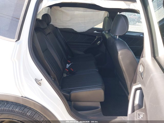 2022 Volkswagen Tiguan 2.0t Se R-line Black მანქანა იყიდება აუქციონზე, vin: 3VV8B7AX6NM151609, აუქციონის ნომერი: 44415728