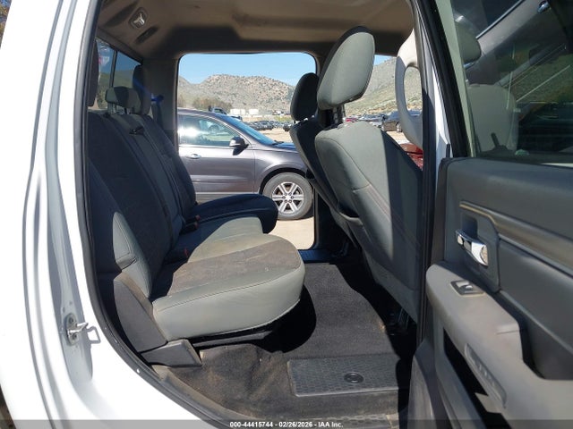 44415744 :رقم المزاد ، 3C6UR5JJ4GG269465 vin ، 2016 Ram 2500 Big Horn مزاد بيع