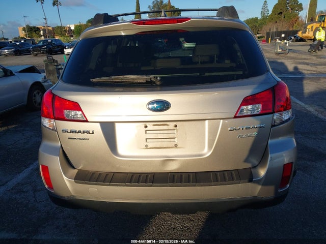 Subaru Outback 2.5i Premium 2014 4S4BRBCC8E3215191 Image 16