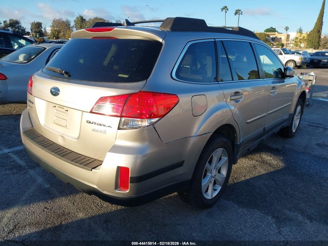 Subaru Outback 2.5i Premium 2014 4S4BRBCC8E3215191 Image 4