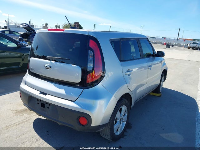KNDJN2A27J7541573 KIA Soul