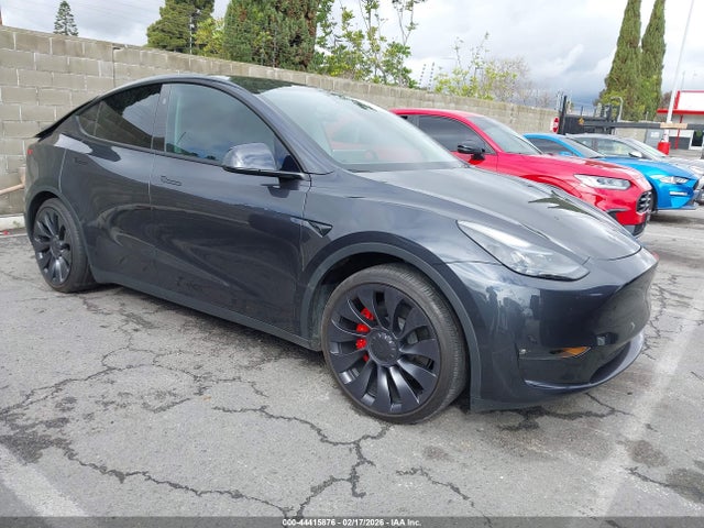 2024 TESLA MODEL Y 7SAYGDEF7RF197835 Photo 0