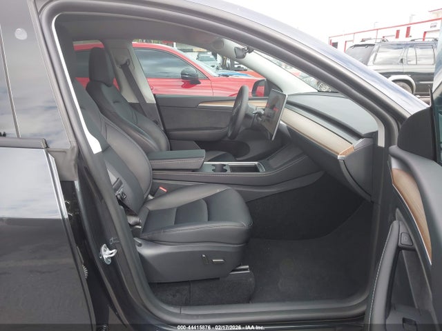 2024 TESLA MODEL Y 7SAYGDEF7RF197835 Photo 4