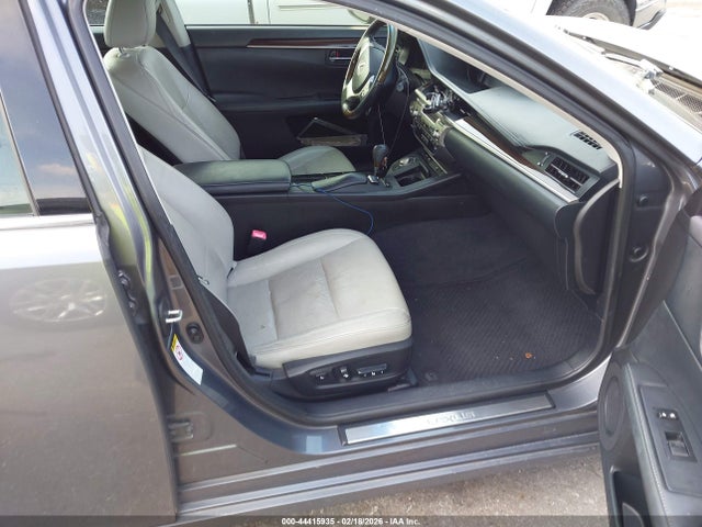 44415935 :رقم المزاد ، JTHBK1GG6D2004705 vin ، 2013 Lexus Es 350 مزاد بيع