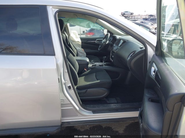 5N1DR2MMXJC632399 Nissan Pathfinder Sv