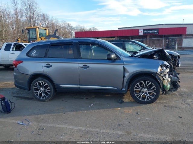 Продаж на аукціоні авто 2017 Mitsubishi Outlander Es, vin: JA4AD2A33HZ032388, номер лоту: 44415975