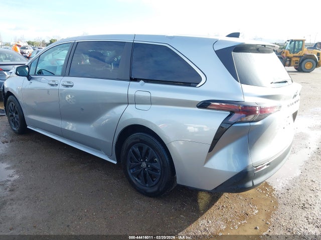 5TDKRKEC1PS162286 Toyota SIENNA LE