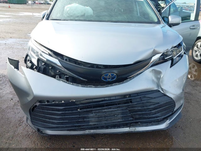 5TDKRKEC1PS162286 Toyota SIENNA LE