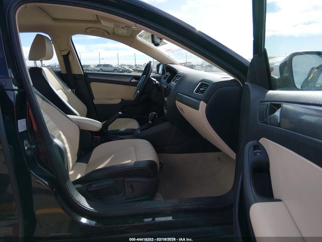 3VWL17AJ2EM375139 Volkswagen Jetta 1.8t Sel
