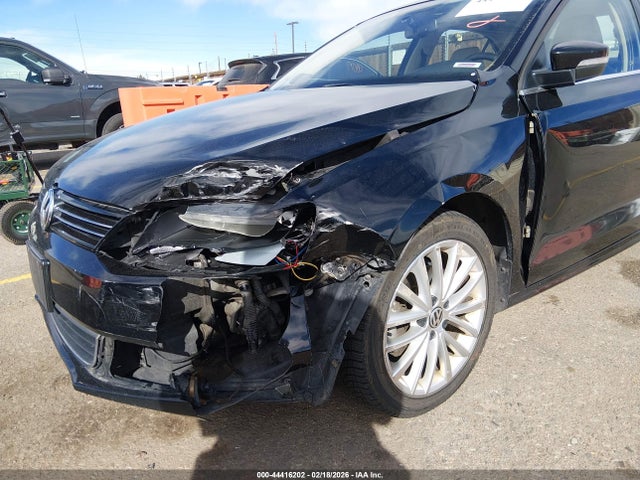 3VWL17AJ2EM375139 Volkswagen Jetta 1.8t Sel
